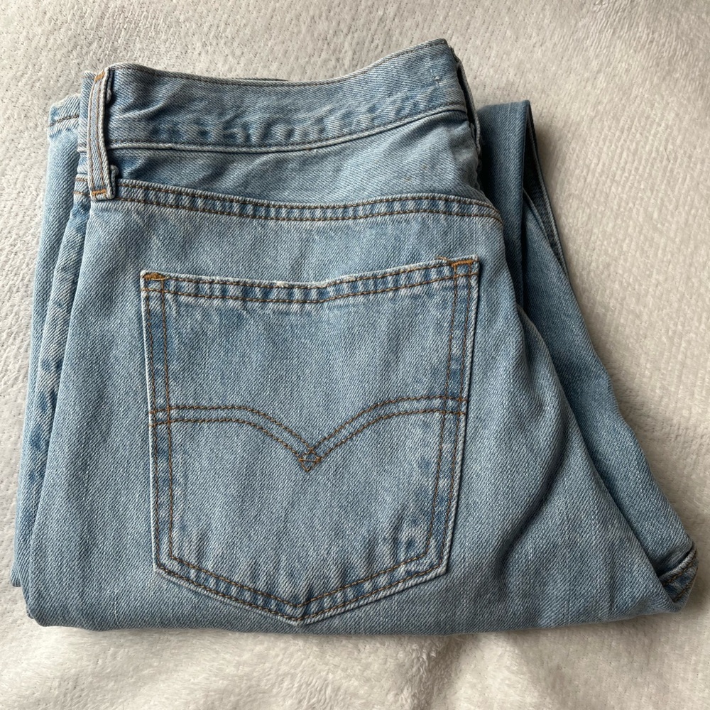 NWOT Levi’s Low Pro Straight Jeans